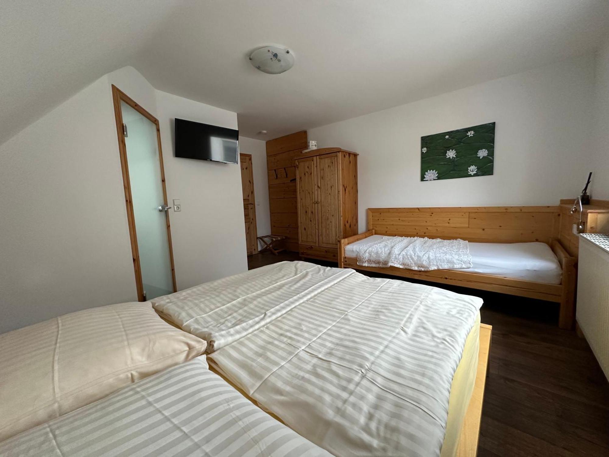 Pension Schramm Karlsruhe Exteriör bild