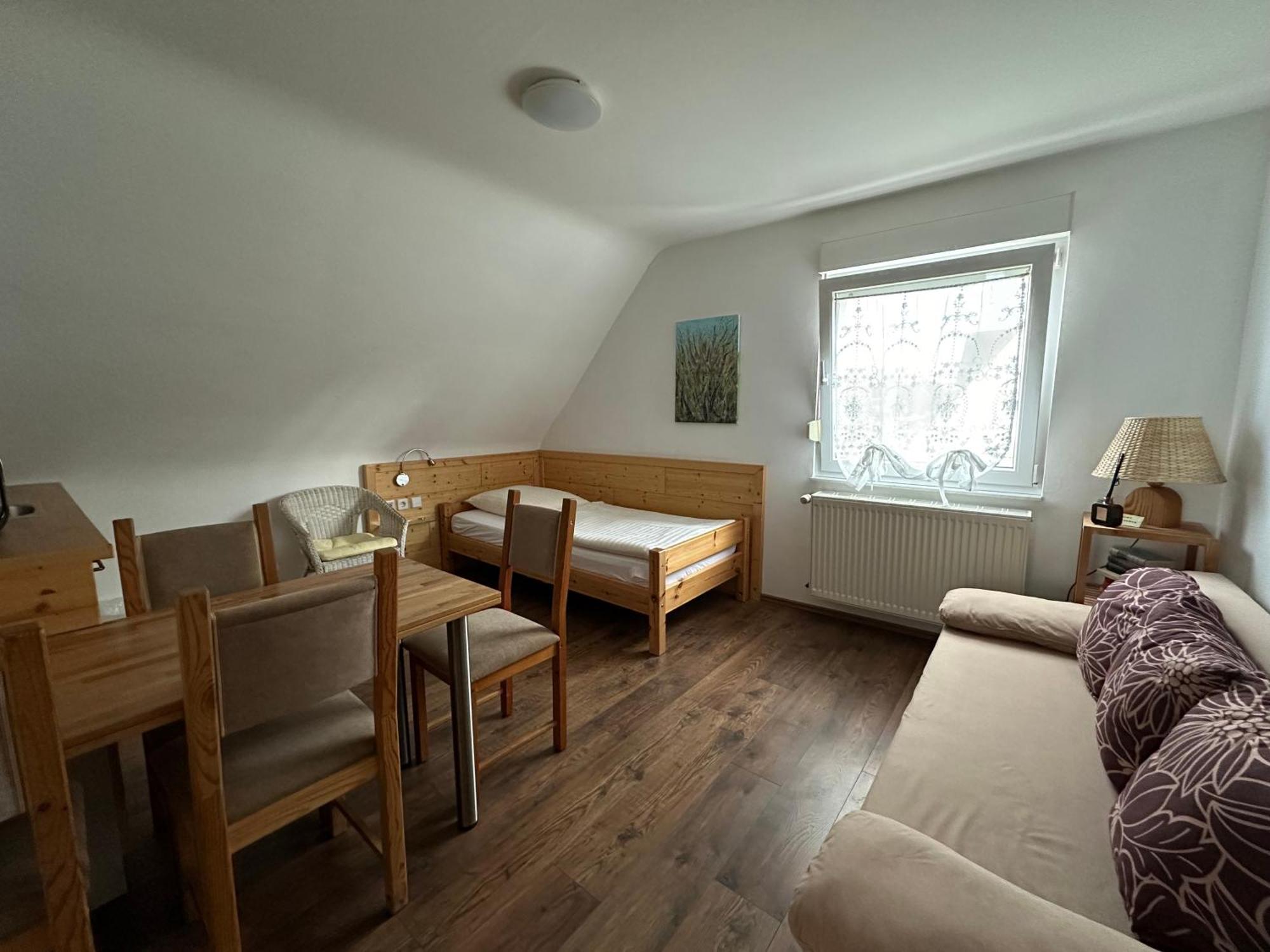 Pension Schramm Karlsruhe Exteriör bild