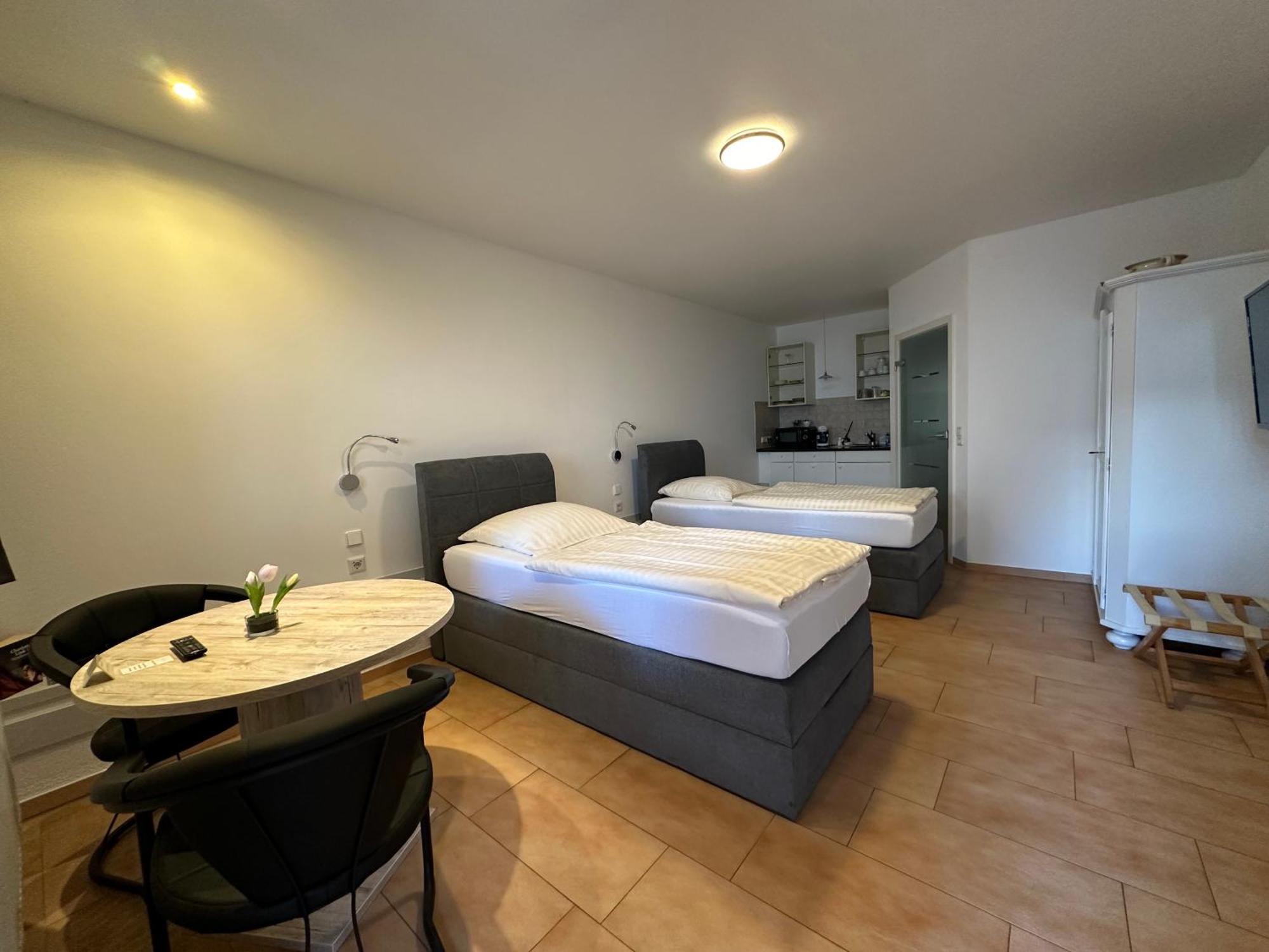 Pension Schramm Karlsruhe Exteriör bild